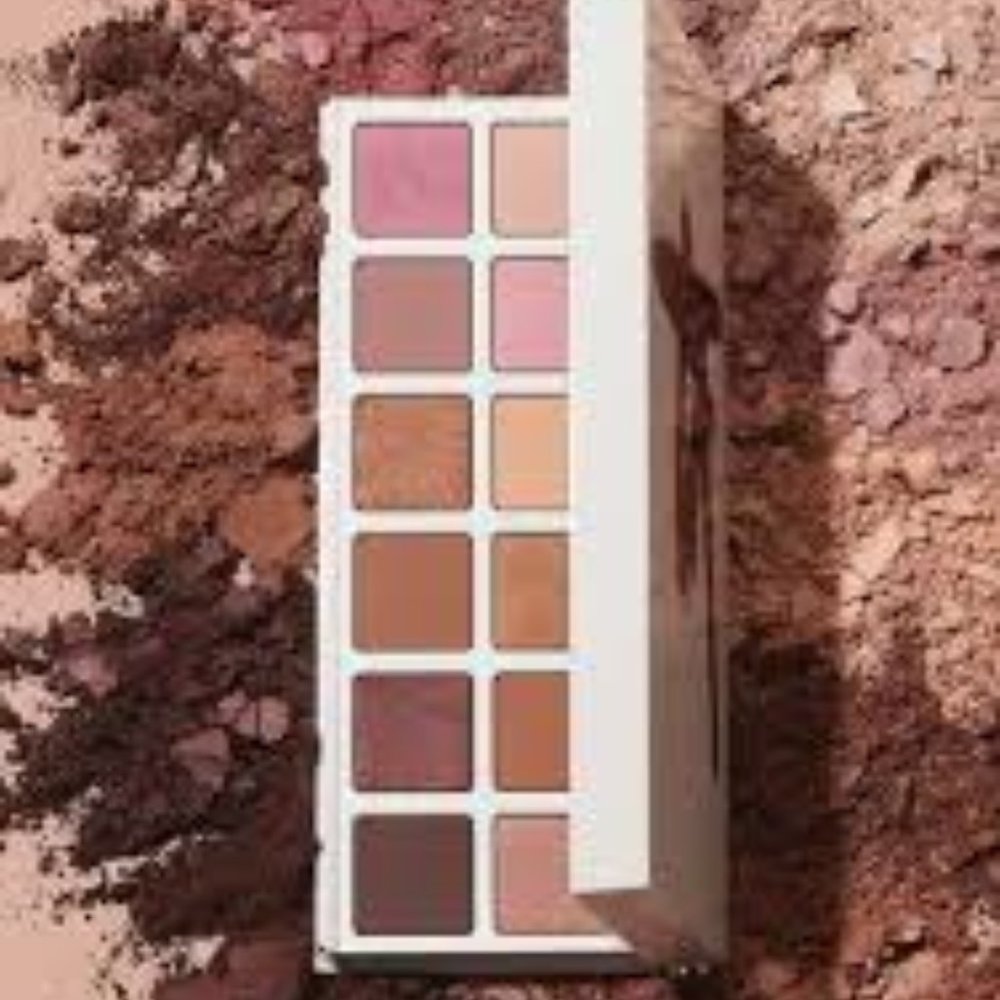 BNIB - Fenty Bomb Posse Mega Mix + Match Eyeshadow Palette